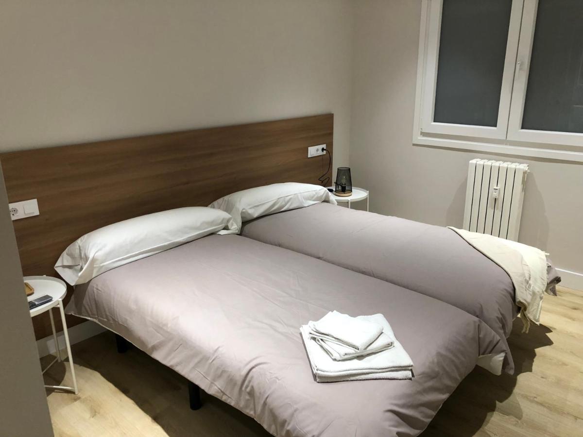 Pension La Castellana Logroño Esterno foto