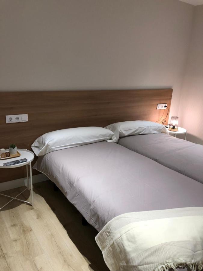Pension La Castellana Logroño Esterno foto