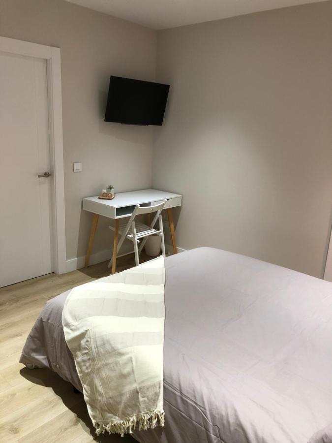 Pension La Castellana Logroño Esterno foto