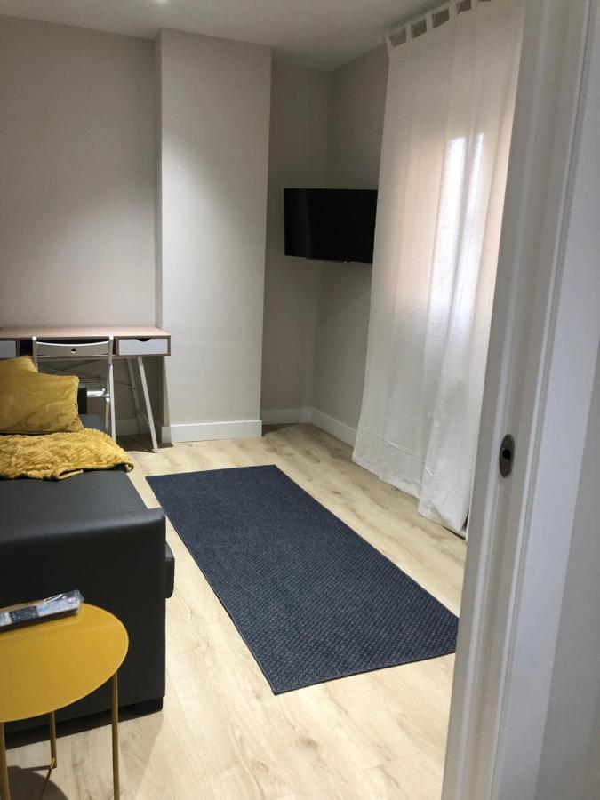 Pension La Castellana Logroño Esterno foto