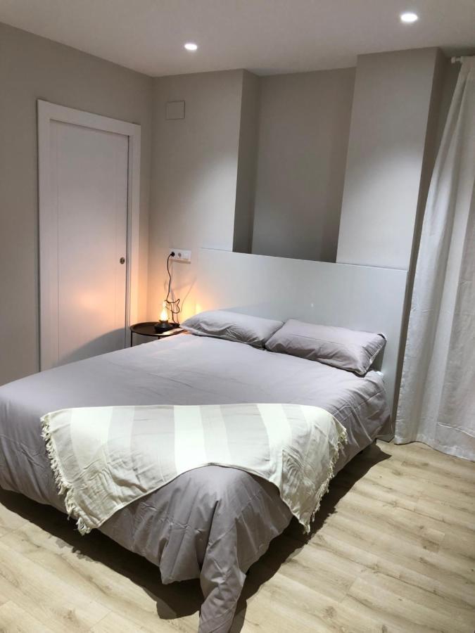 Pension La Castellana Logroño Esterno foto